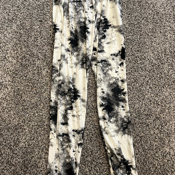 Ardene Pants - Black and White Tie-Dye joggers super soft